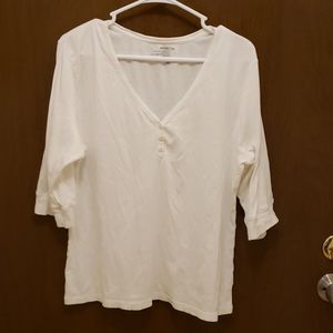 3/4 sleeve v-neck t-shirt